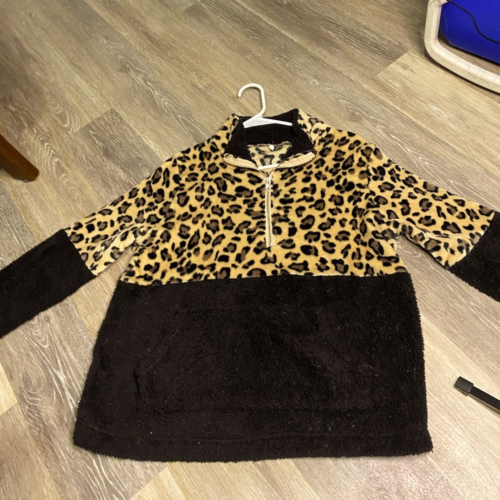 Cheetah print quarter zip Pullover